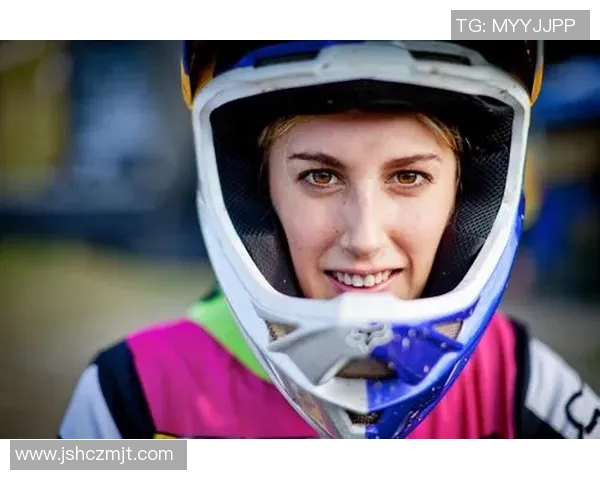 碧眼足球明星盘点：那些在绿茵场上闪耀的蓝眼睛球员