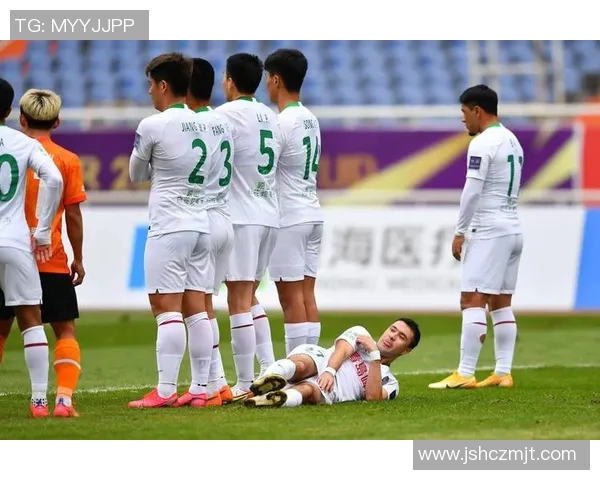 赛后分析：上海足球队与北京足球队的团队协作表现与战术探讨